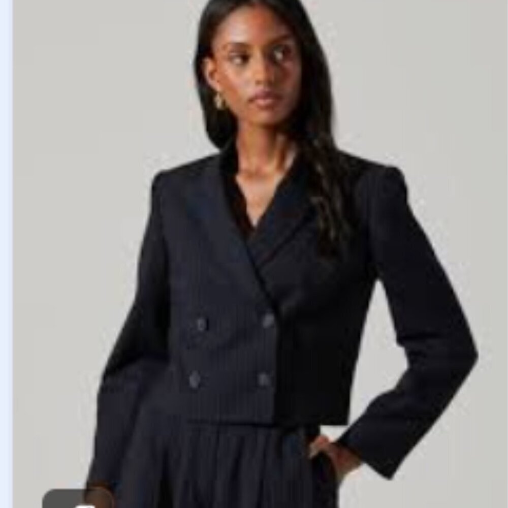 ASTR the label - Black Crop Dress Crepe Jacket - L